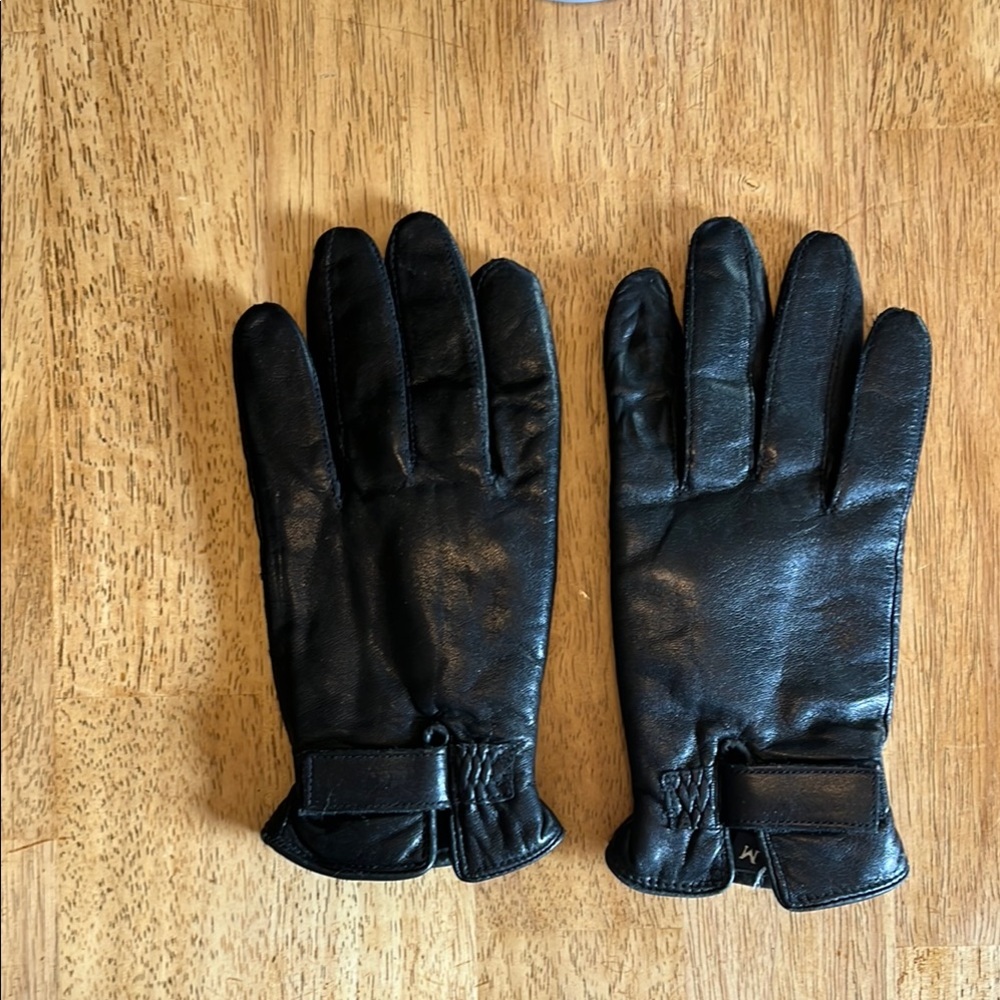 Women’s Black Leather Gloves
